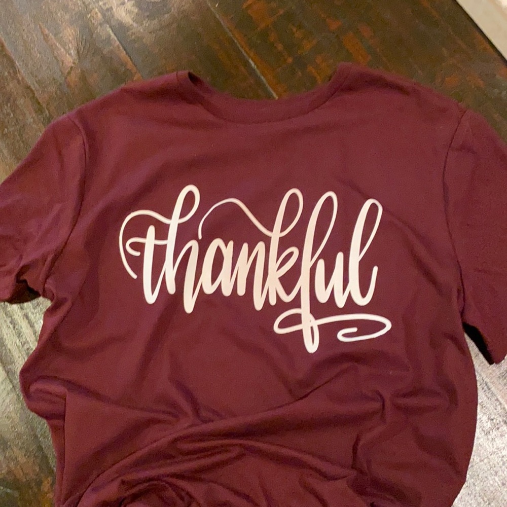 Maroon t-shirt with Thankful in white